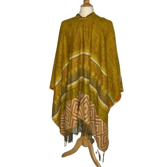 Western Boutique Fringe Bottom Tribal Print Oversized Sweater Kimono P - Picture 3 of 10